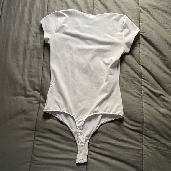 size xs francesca’s white body suit - Picture 4 of 4